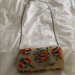 Clutch bag with chain